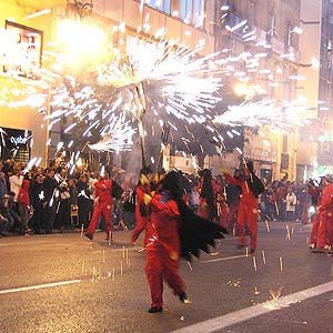 La fiesta Noche y Dia en Fallas Valencia