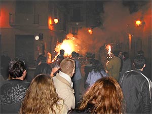 Ritual del fuego en Fallas Valencia